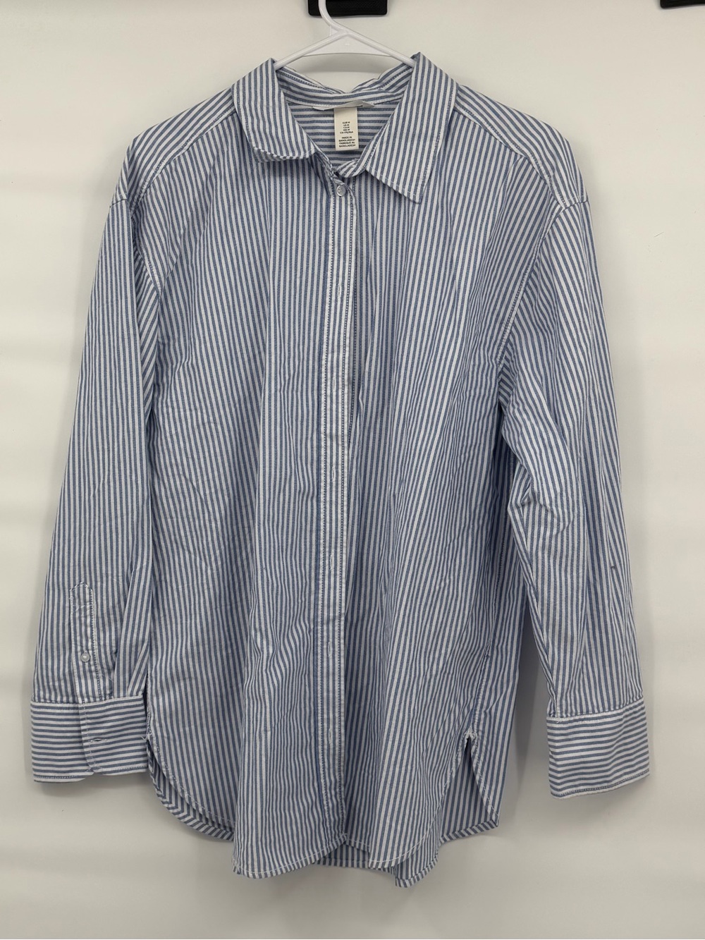 H&M cotton blue white stripe long sleeve button up shirt